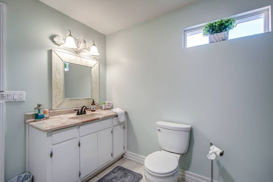 Bathroom - 2003 Rosecliff Dr