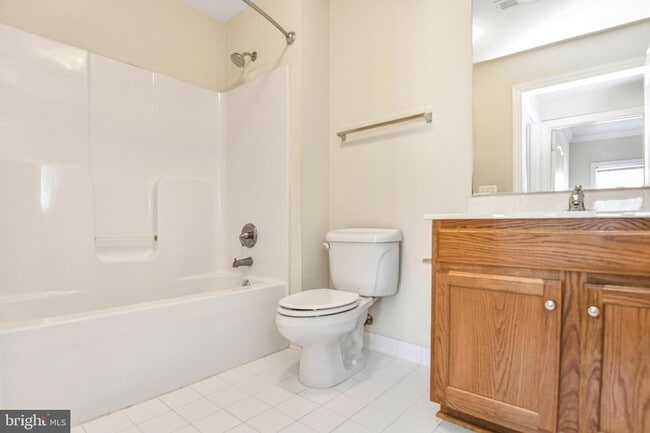 Building Photo - 10604 Provincial Dr