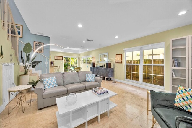 Building Photo - 3233 Gifford Ln