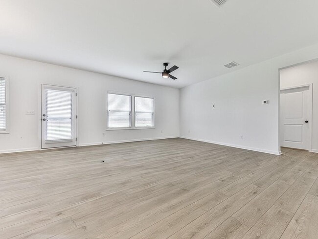 Building Photo - 611 Elwick Ln