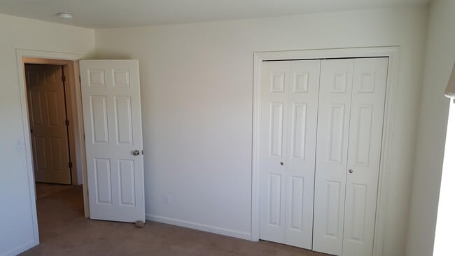 Building Photo - 400 Par Ave