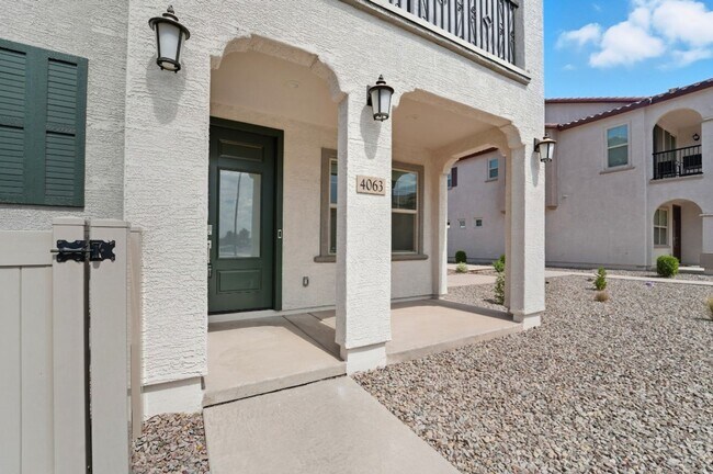 Building Photo - Like Brand New Luxurious Modern 3 Bedroom 2 Bath Townhome in Warner Meadow – Rare Rental Opportun...