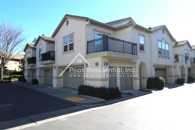 Building Photo - Newer 3bd/2.5ba North Natomas Condo with 2...