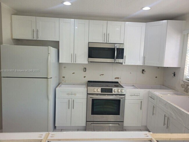 Building Photo - 11224 SW 59th Pl