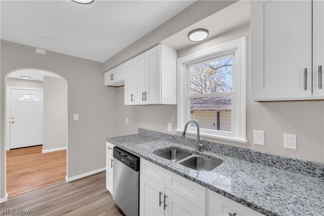 Building Photo - 3802 Park Dr