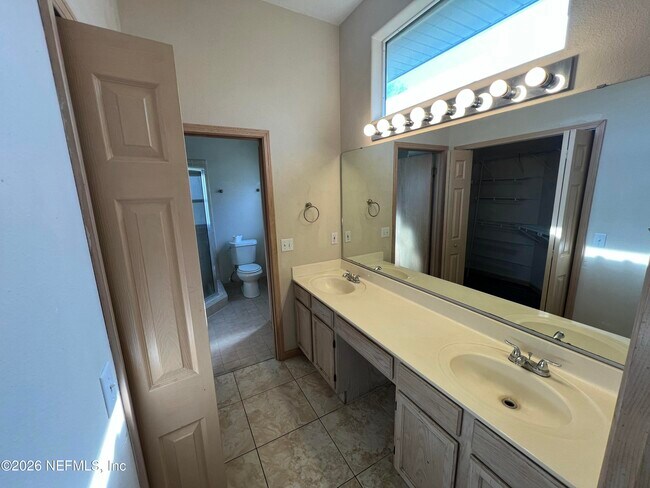 Building Photo - 2024 Hovington Cir W