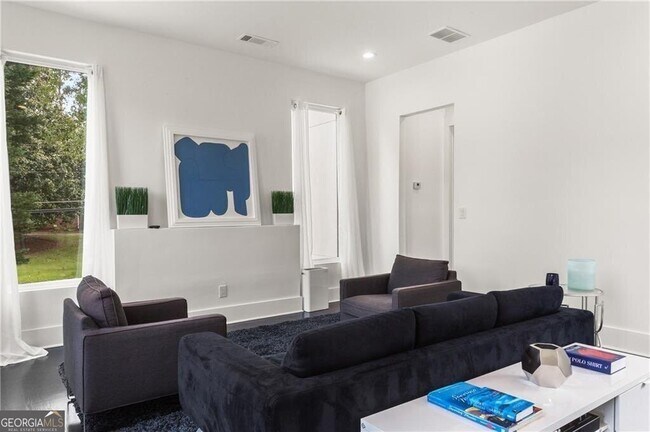 Building Photo - 1756 N Akin Dr NE