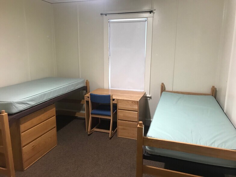 Building Photo - 33 Ward St