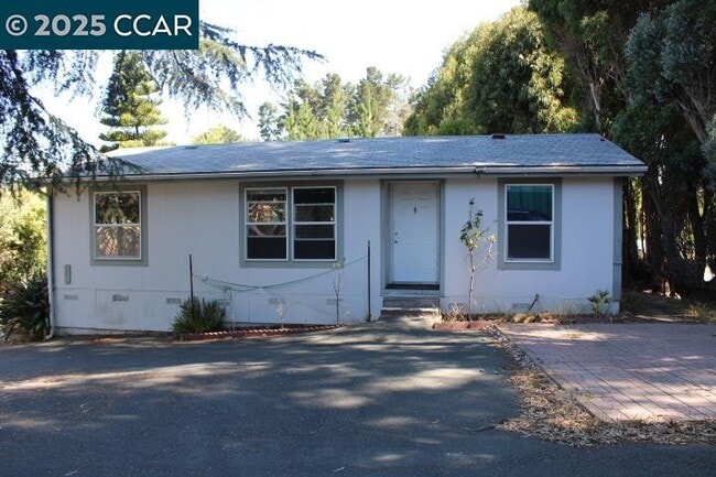 Primary Photo - 5266 Sunset Dr