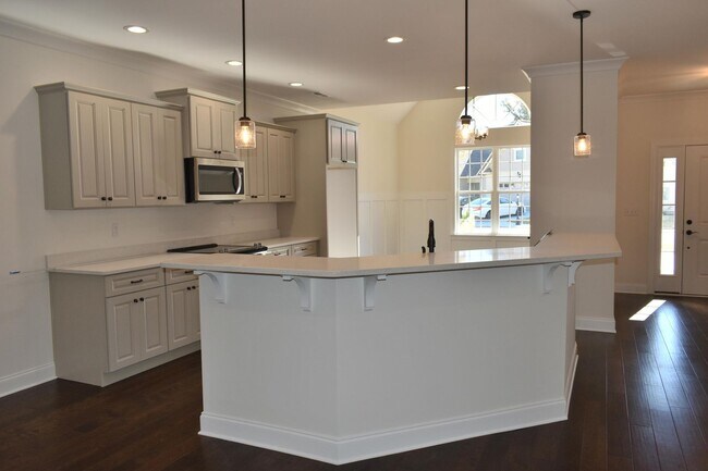 Building Photo - Townhouse for Rent in Hixson