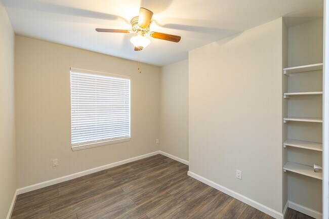 Building Photo - 2750 Holly Hall St