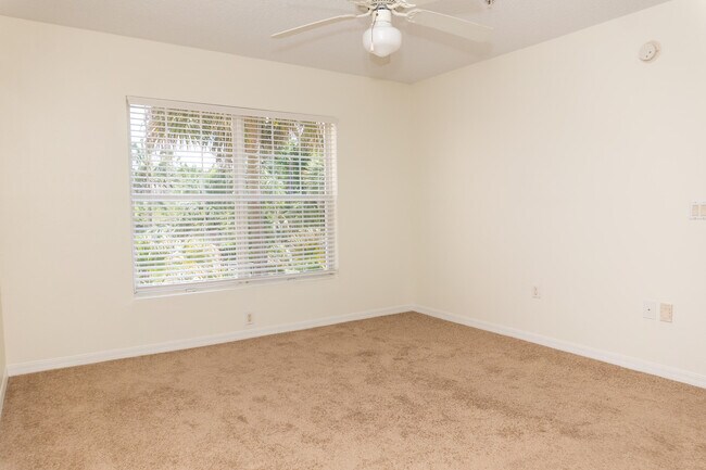 Building Photo - 4270 Calinda Ln