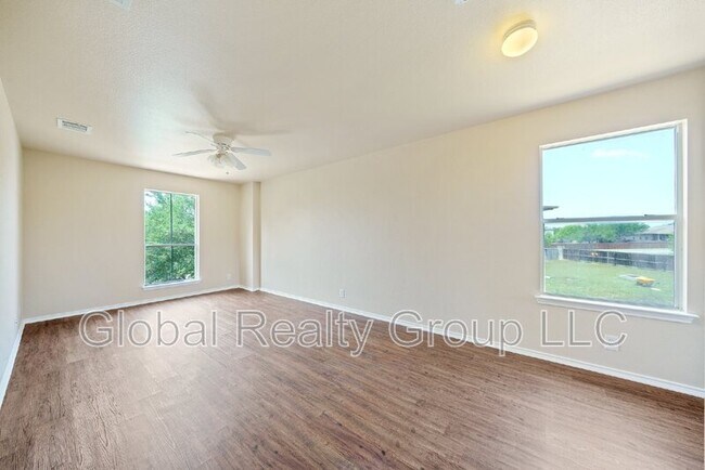 Building Photo - 109 Starling Creek