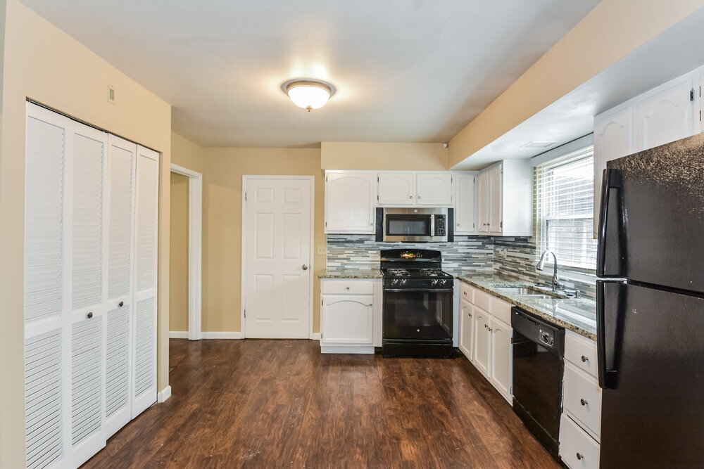 Building Photo - 6847 Champaigne Dr