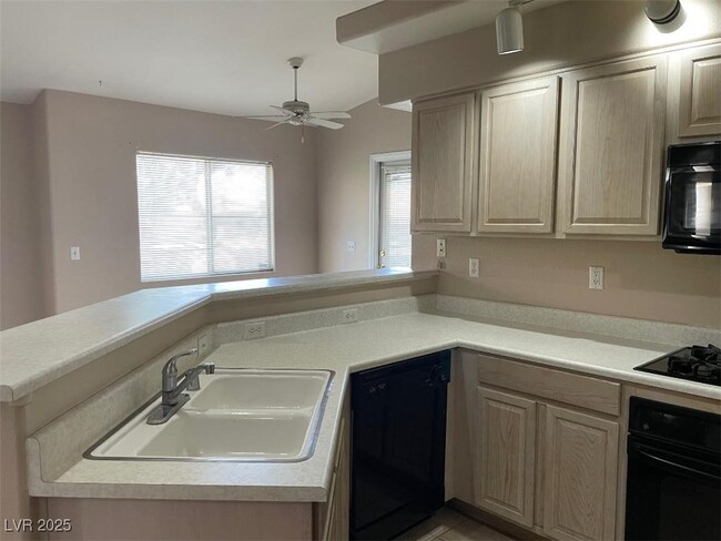 Building Photo - 1529 Dallas Terrace