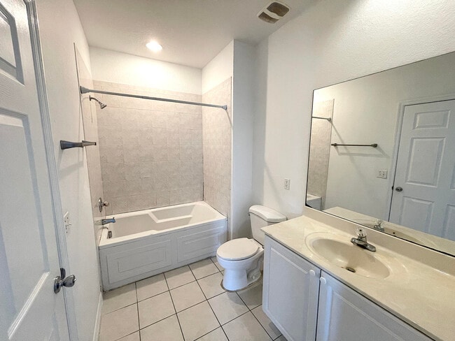 Building Photo - 1867 S Dovetail Dr
