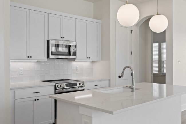 Building Photo - 6704 Abode Ave