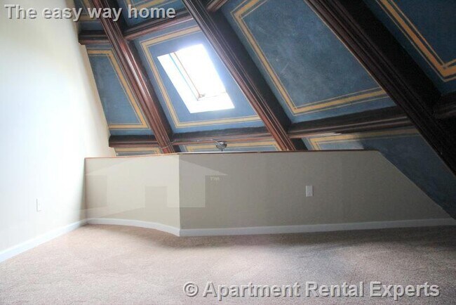 Building Photo - 17 Bow St