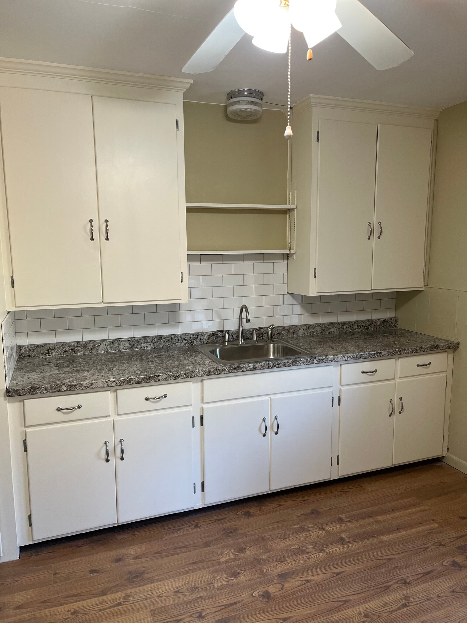 Kitchen - 214 Delaware Rd