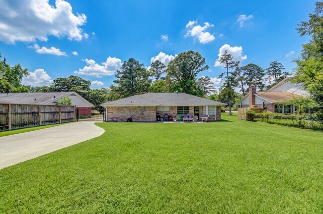 Building Photo - 24522 Glen Loch Dr