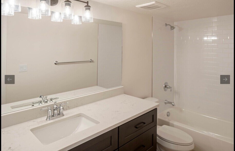 Building Photo - 52 W 650 N