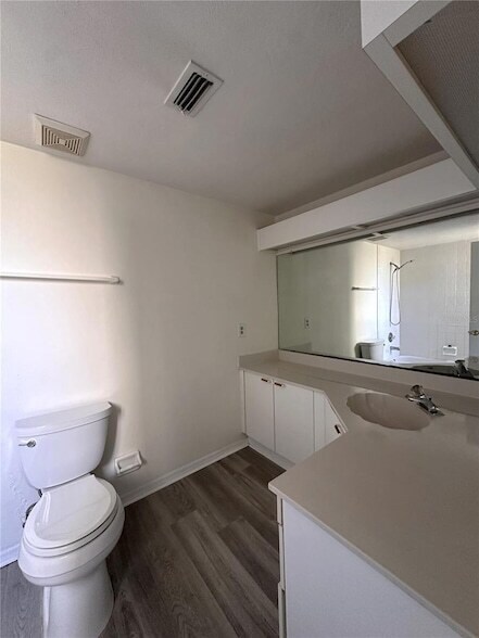 Building Photo - 35 Magnolia Ave