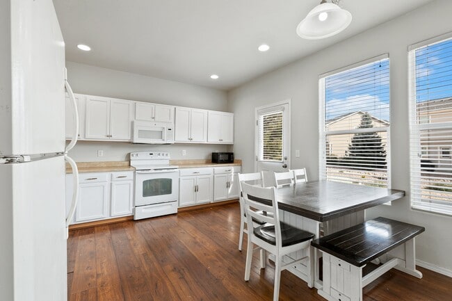 Building Photo - 7306 Countryside Grove