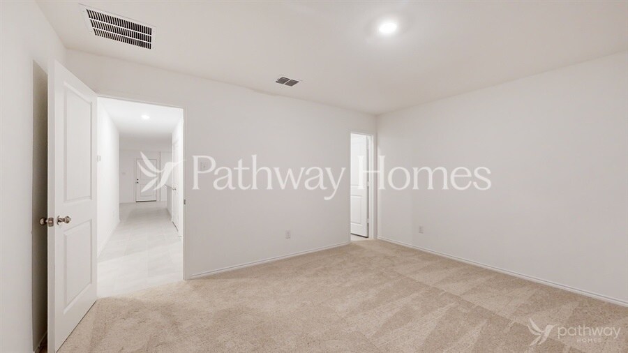 Building Photo - 1352 Plum Rd