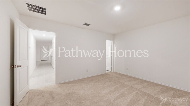 Building Photo - 1352 Plum Rd