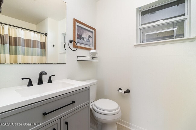 Building Photo - 1410 Vander Ave SE