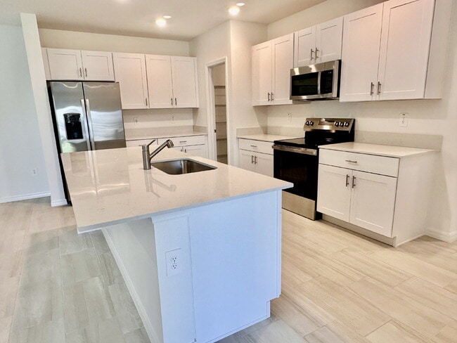 Building Photo - 8406 Blue Wave Ln E