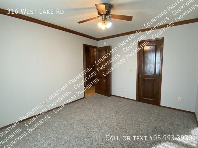 Building Photo - 316 W Lake Rd