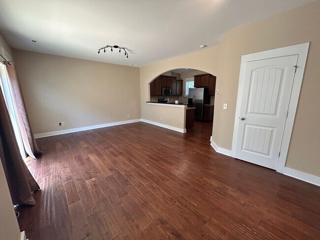 Building Photo - 3827 Glenhaven Road