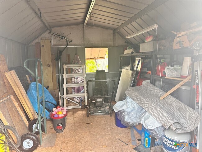 Building Photo - 421 Broadway St