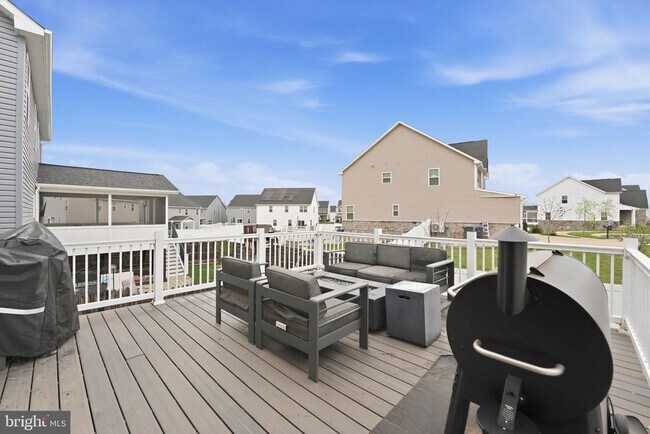 Building Photo - 11190 Wheeler Ridge Dr