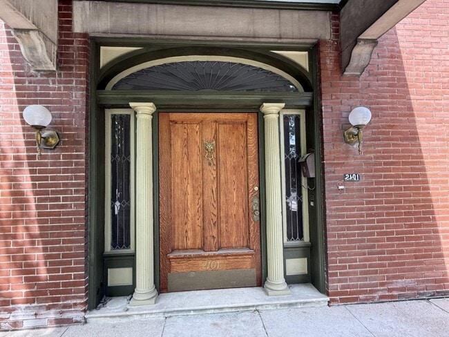 Building Photo - 2101 Cherokee Pkwy