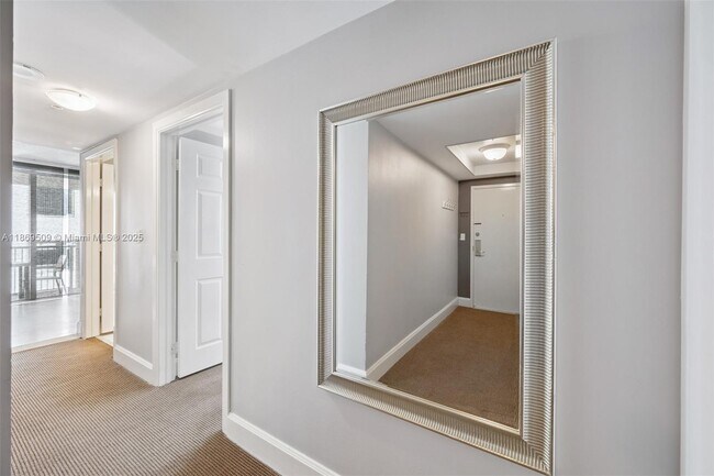 Building Photo - 2951 S Bayshore Dr