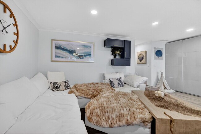 Building Photo - 212 High Point Blvd