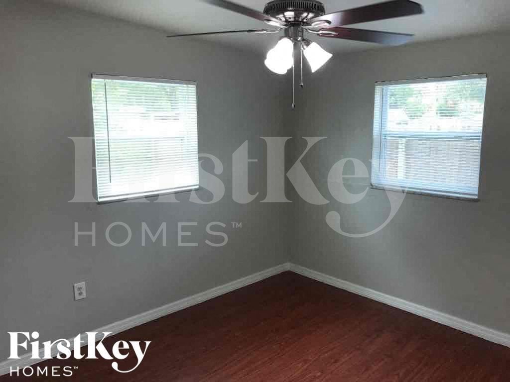 Building Photo - 9242 82nd Way N