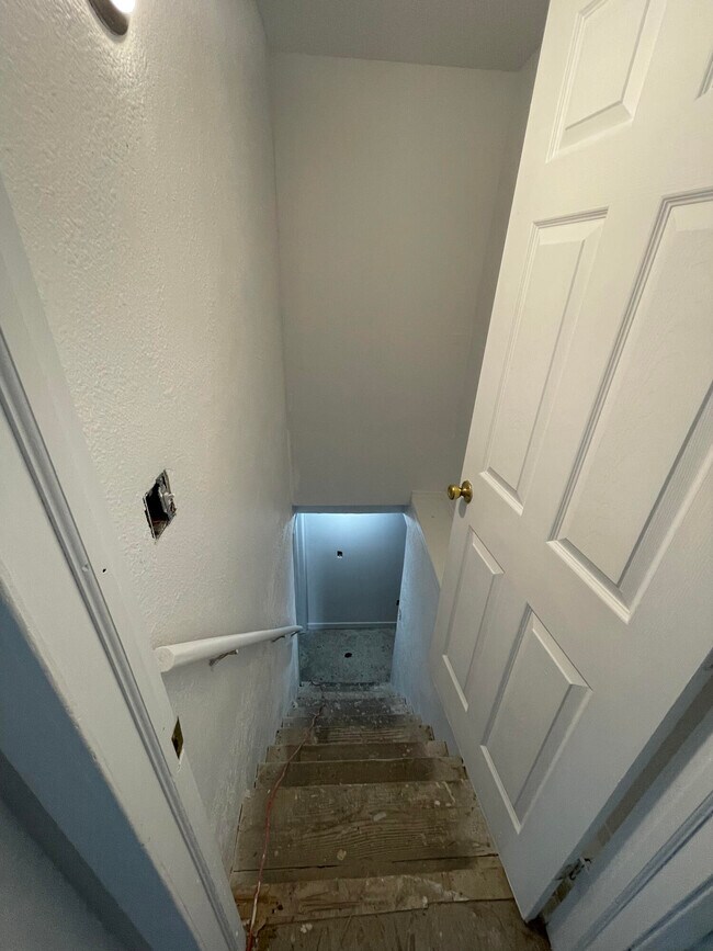 Building Photo - 436 S Washington St