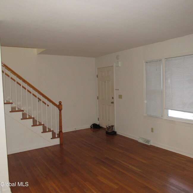 Building Photo - 34 B Commodore St