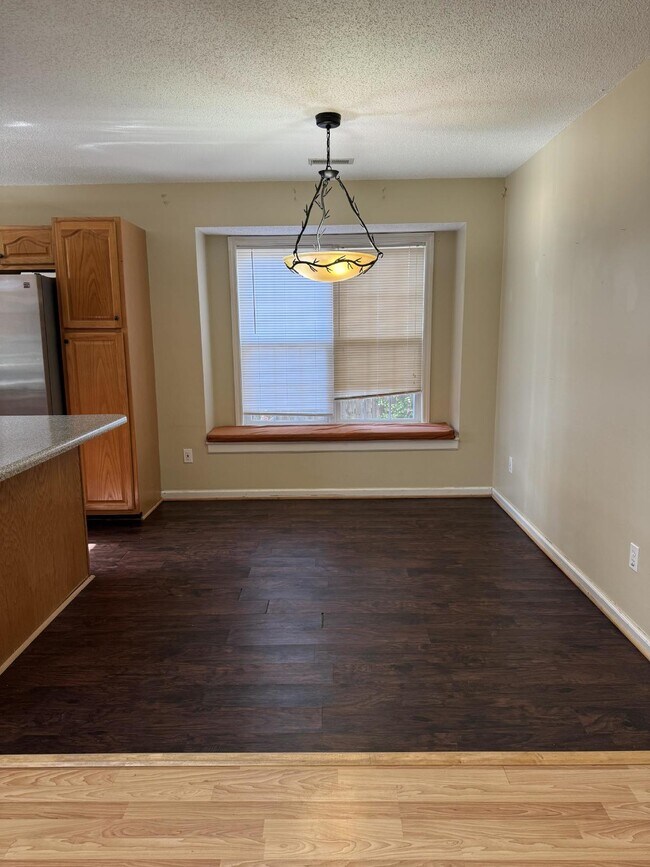 Building Photo - Charming 3-Bedroom, 2-Bathroom Home for Rent – Perfect for Comfortable Living!