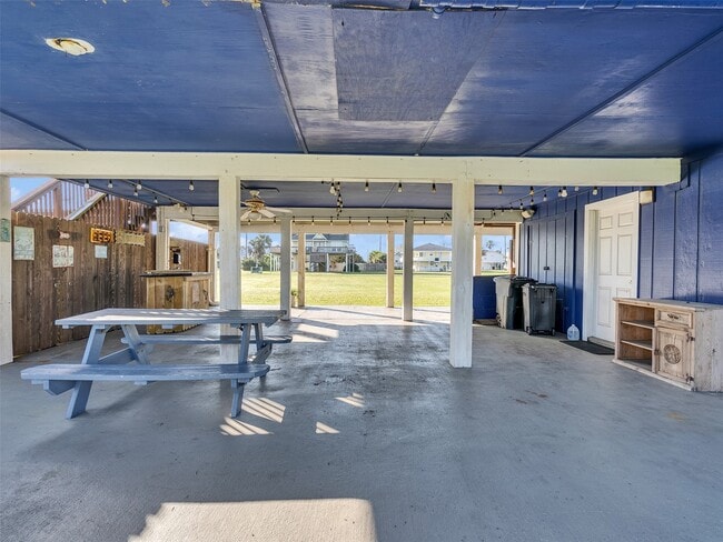 Building Photo - 16527 Lewis Scott Rd