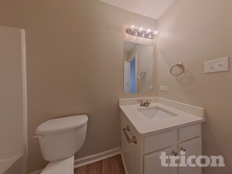 Building Photo - 1210 Willow Bridge Ct