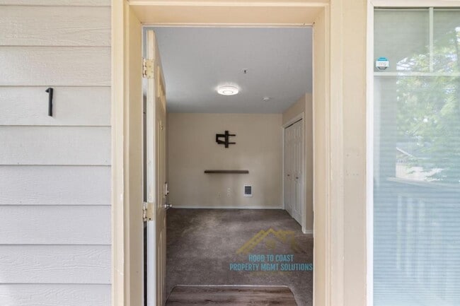 Building Photo - 225 SE 126th Ave
