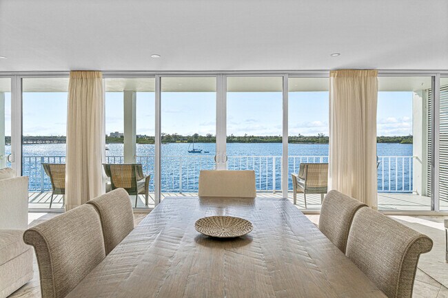 Building Photo - 2784 S Ocean Blvd