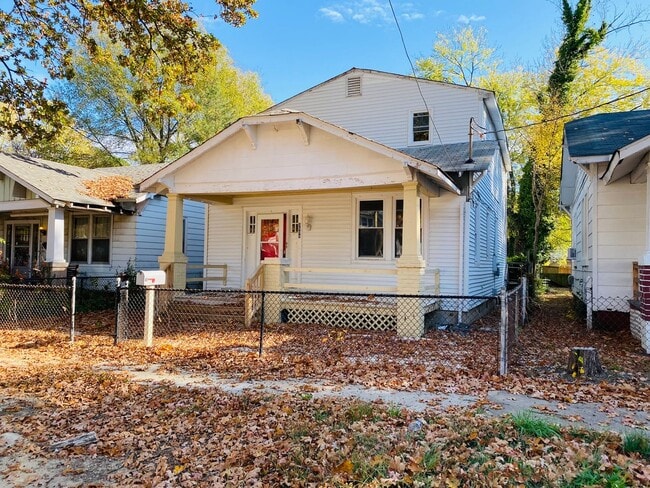 Building Photo - Very Spacious 5bdrm/2bth Bungalow Located in South Richmond w/Privacy Fenced Back Yard!!