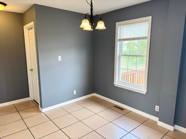 Building Photo - 726 Shetland Dr