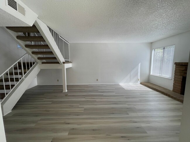 Building Photo - Upgraded Linda Vista Village Townhome.