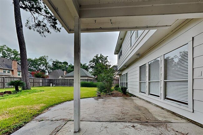 Building Photo - 5811 Laurel Caverns Dr